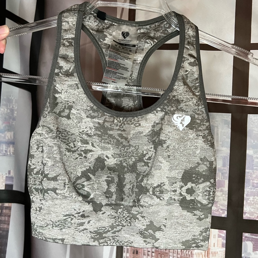 SOLD Women’s Best Camouflage Print Green Sports Bra Size Small